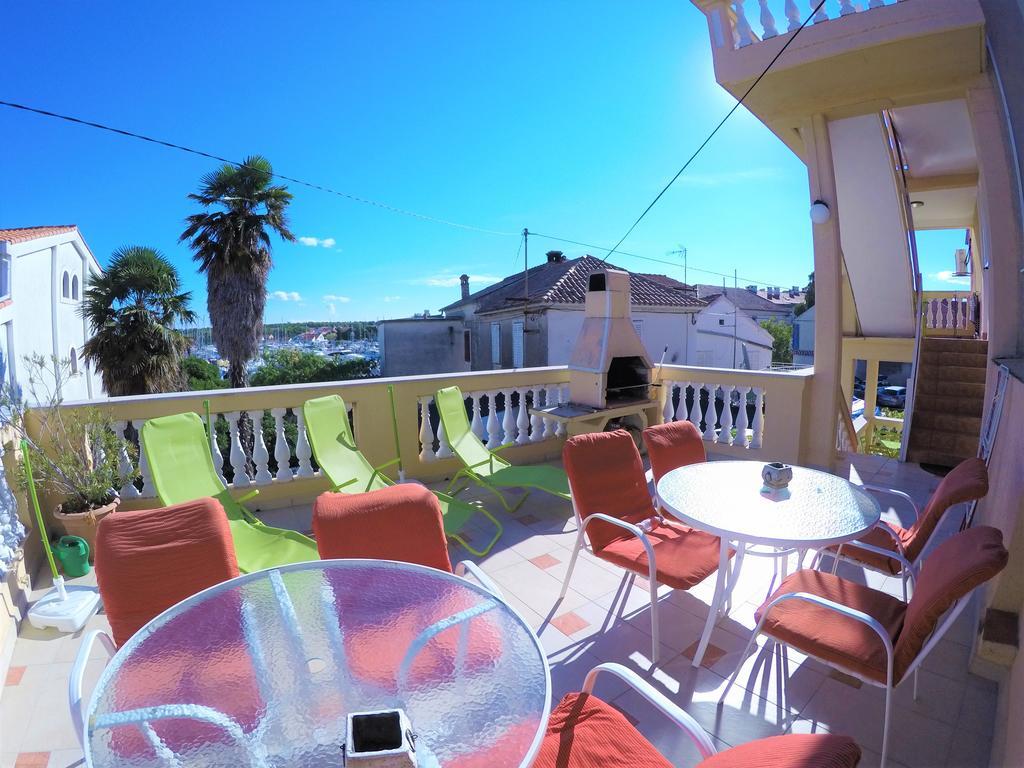 Orange City Apartment'S Repic Biograd Na Moru Exterior foto